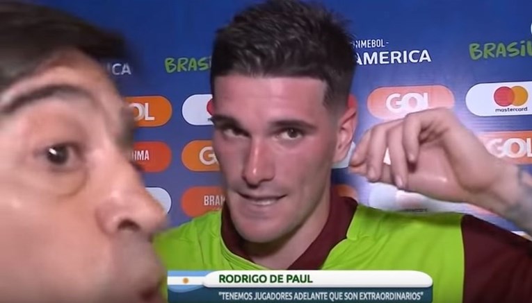 VIDEO Novinar usred izjave ignorirao igrača Argentine zbog Aguera